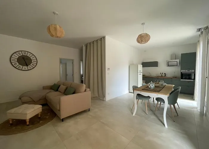 Chateau De La Busquette - Pensionat 4*