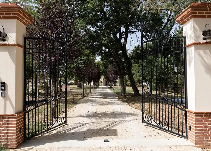 Pensionat Chateau De La Busquette - La Magdelaine-Sur-Tarn