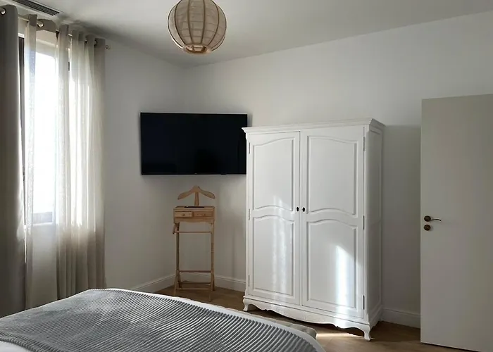 Chateau De La Busquette - 4* La Magdelaine-Sur-Tarn