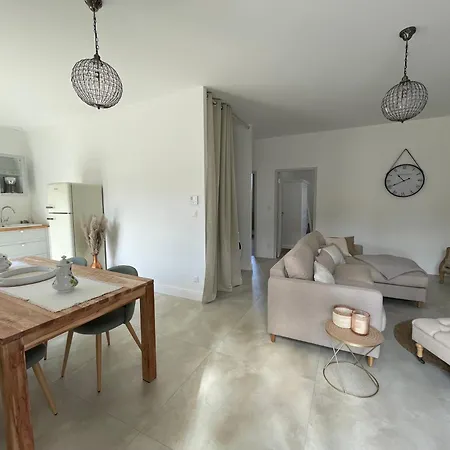 Гостевой дом Chateau De La Busquette - 4*