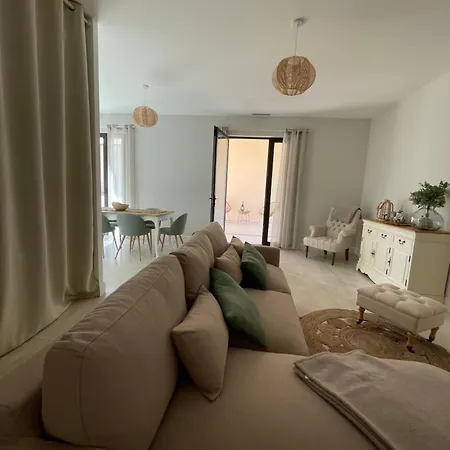 Гостевой дом Chateau De La Busquette - 4*