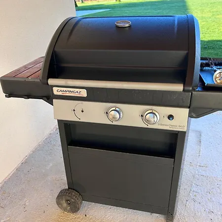 Chateau De La Busquette - Гостевой дом La Magdelaine-Sur-Tarn