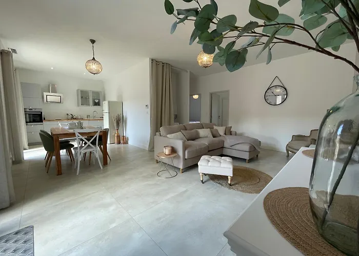 Chateau De La Busquette - La Magdelaine-Sur-Tarn